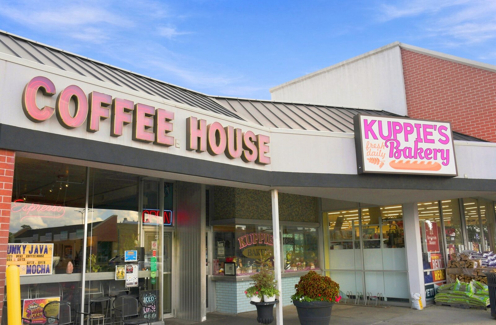 Kuppie's Bakery and a neighboring coffee house in downtown Villa Park